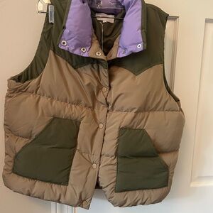 XiRENA Women's Puffer Vest - Tan and Purple